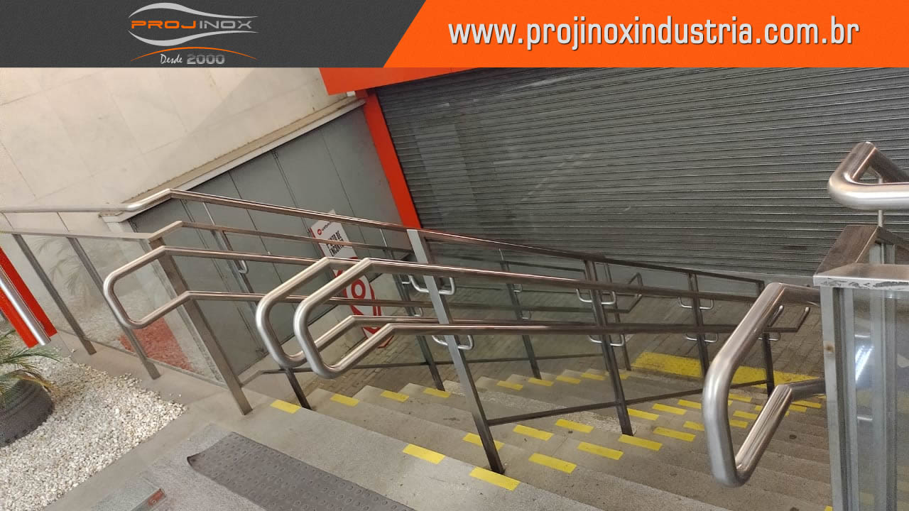 Corrimão Duplo em Aço Inox Imagem