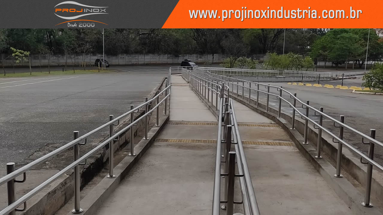 Corrimão Duplo em Aço Inox Imagem