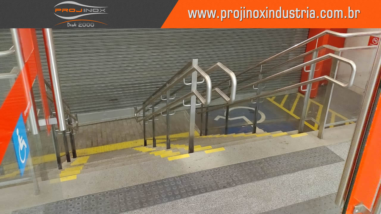Corrimão Duplo em Aço Inox Imagem