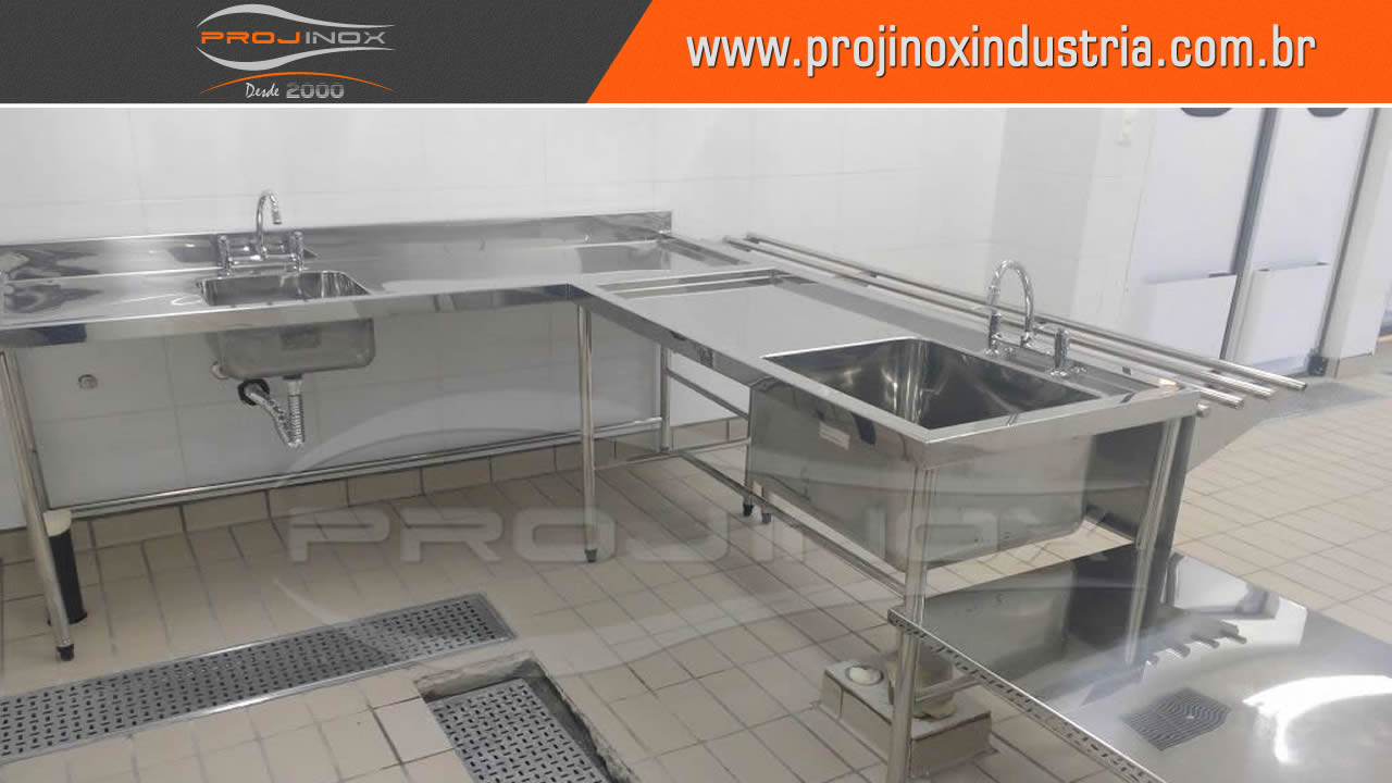 Motivos para Comprar Mesa em Aço Inox Imagem